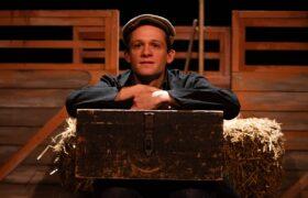 THEATRE -
le voyage en uruguay de clement hervieu-leger mis en scène par daniel san pedro, de la compagnie des petits champs. avec vincent breton. novembre 2024
THEATER -
le voyage en uruguay by clement hervieu-leger directed by daniel san pedro, from la compagnie des petits champs. with vincent breton. november 2024